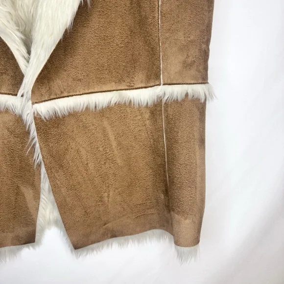 Hollister Tan Faux Suede Vest with Cream Faux Fur Lining Size Large - Picture 4 of 6